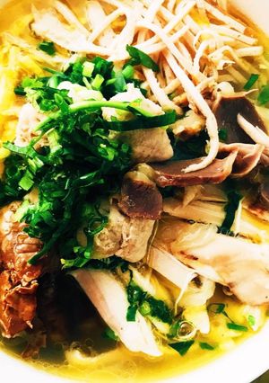 Hình của món Bún thang.