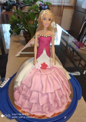 Barbie torta tejmentesen recept fotója
