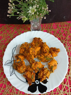 A picture of Green Garlic Pakoda.