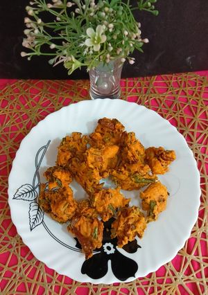 A picture of Green Garlic Pakoda.