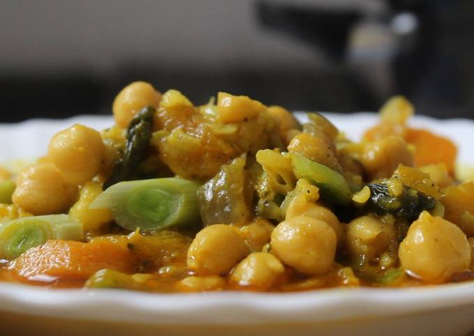 Garbanzos con verduras - ? Recetas Veganas Fáciles Receta de RECETAS  VEGANAS TV- Cookpad