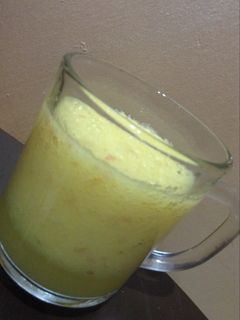 صورة لوصفة عصير التفاح والبرتقال الذيذ😋