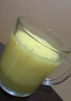 صورة لوصفة عصير التفاح والبرتقال الذيذ😋