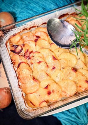 法式麵包師烤馬鈴薯 (洋蔥烤馬鈴薯) - Pommes Boulangère 的食譜成品照片