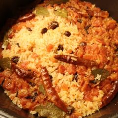 Raisin chili tomatoes rice A picture of Raisin chili tomatoes rice.