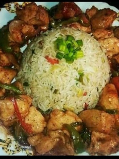 A picture of Black pepper Chicken With Fried Rice😋🍲.
