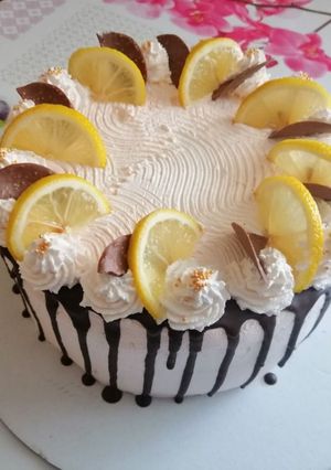 Citromos túrókrémes torta gyümölcszselével recept fotója