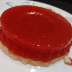 Watermelon pudding A picture of Watermelon pudding.