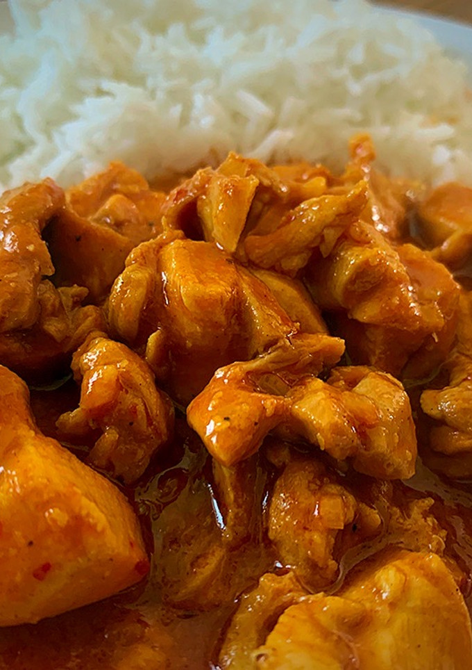 Una foto de Pollo a la mantequilla indio