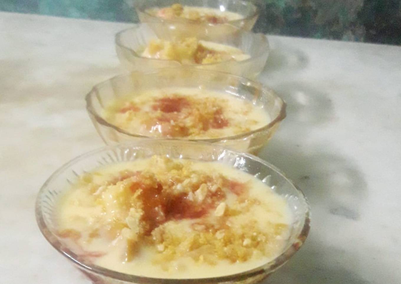 Dates and apple custard