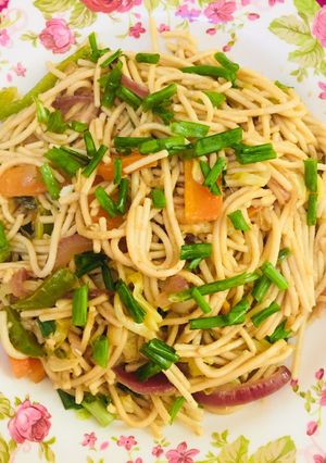A picture of Veg.Hakka noodles.