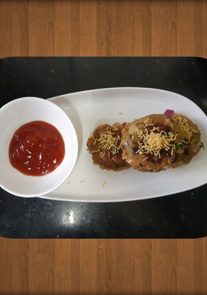 વધેલા મિસળ માંથી કટલેસ (Leftover Misal Cutlet Recipe In Gujarati) રેસીપી મુખ્ય ફોટો