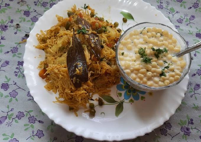 Mix vegetables pulao with boondi raita