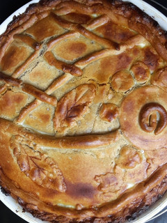Una foto de Empanada de acelgas y sobrasada (con harina de centeno)