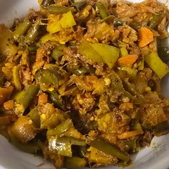 A picture of Turmeric chilli pickle.