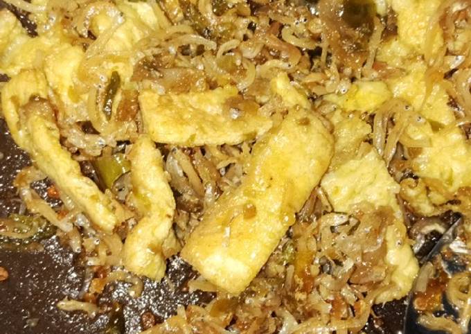 Cara Gampang Menyiapkan Teri kecil &amp; Telur Dadar Sambel Ijo Anti Gagal