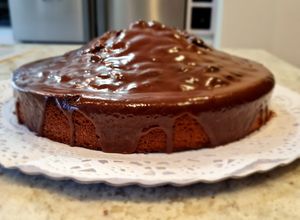 Foto principal de Bizcocho de ColaCao con nata y ganache de chocolate