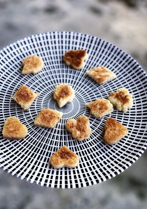 Gambar Fun Shapes Roti Bakar Qysha