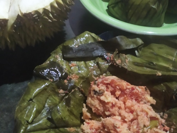 Langkah Mudah untuk Membuat Botok udang &amp;amp; tempe Anti Gagal