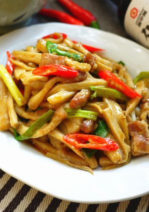 【御釀快炒提味】竹筍炒肉絲 的食譜成品照片