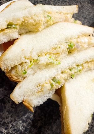 A picture of Egg sandwiches.