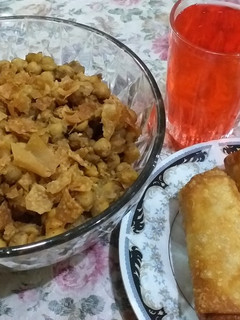 A picture of Spicy Channa chaat.