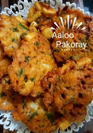 A picture of Aloo ke pakoray.