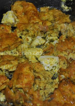 A picture of Persian Scrambled eggs with Feta Cheese and Dillپنیر برشته گیلانی.