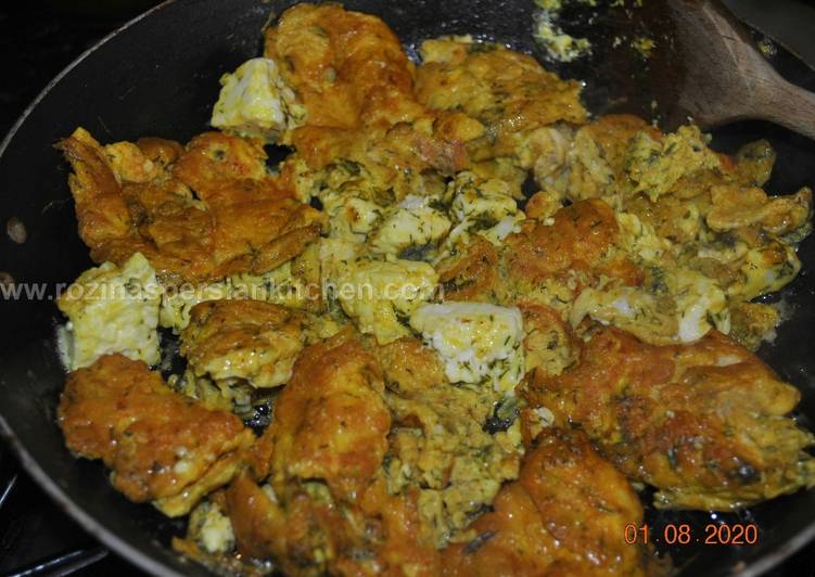 Steps to Make Homemade Persian Scrambled eggs with Feta Cheese and Dillپنیر برشته گیلانی