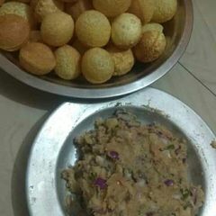 A picture of Golgappe.