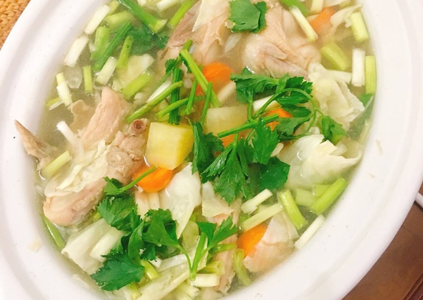 Sop Ayam Pejantan bening masak lambat/slow cooker