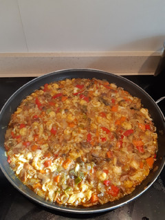 Una foto de Fideuá de verduras