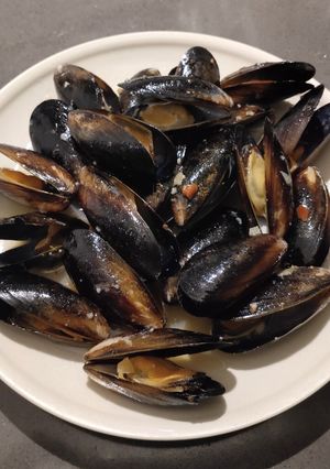 A picture of Steamed Mussels.