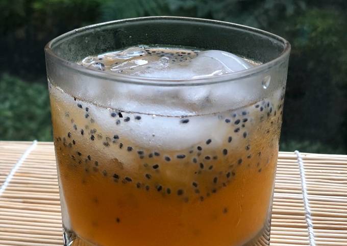 Ini dia! Cara mudah membuat Es Jeruk Peras Selasih  sempurna