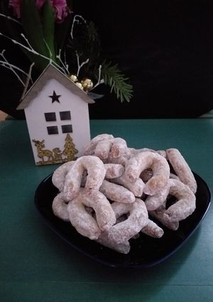 Une photo de Biscuits en demi-lune aux noix