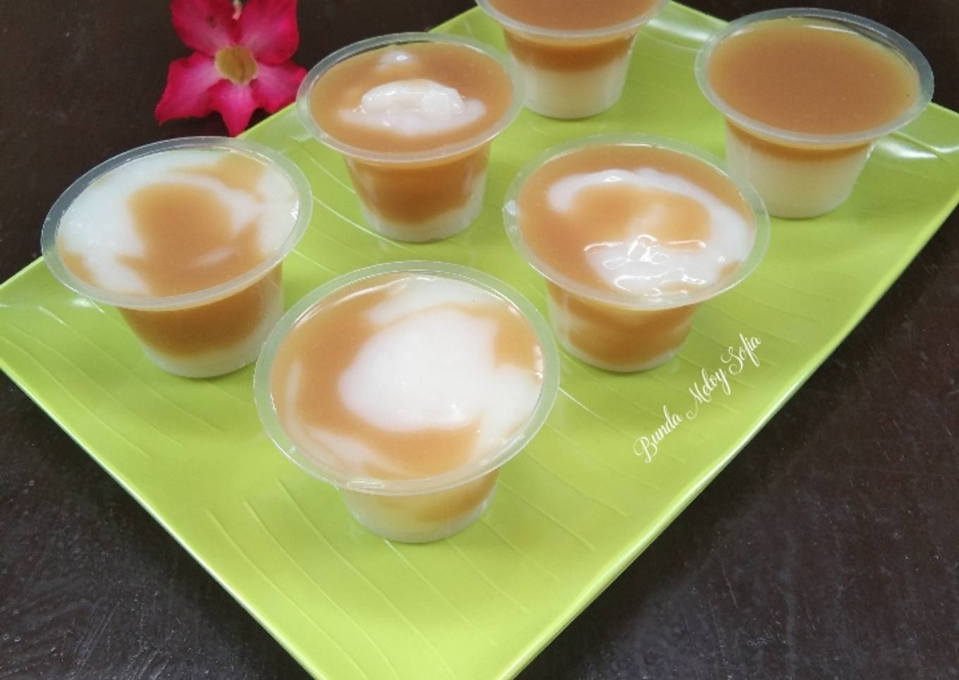 Kue Mega Mendung