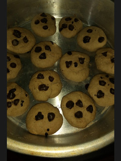 Una foto de Galletas con chips sin huevo y sin lácteos(fáciles y económicas)