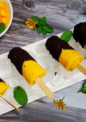 ચોકો મેંગો કુલ્ફી (Choco Mango Kulfi Recipe In Gujarati) રેસીપી મુખ્ય ફોટો
