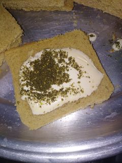 صورة لوصفة توست بالجبن والقشطة والزعتر ❤️