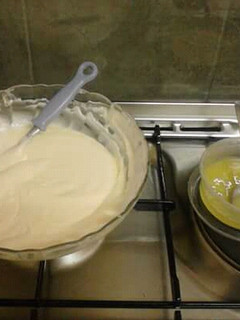 A picture of Sour cream white chocolate frosting.