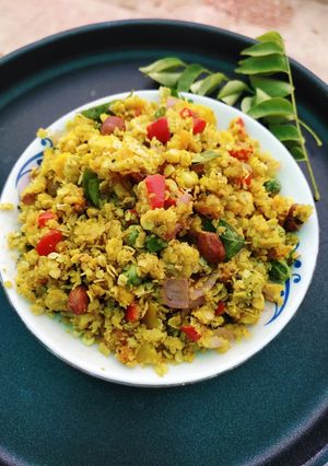 A picture of Oats veggie poha.