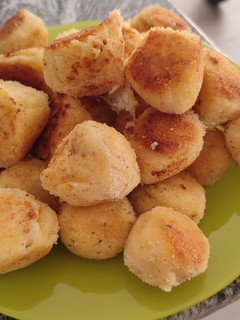 Una foto de Bolitas de bacalao y patata
