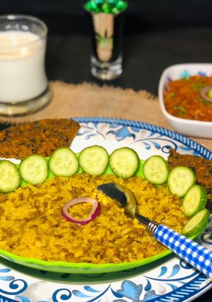 સાદી ખીચડી (Simple Khichdi Recipe In Gujarati) રેસીપી મુખ્ય ફોટો