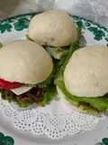 Bakpao Isi Ayam Kecap (burger bakpao)