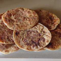 गुळपोळी (Gulpoli Recipe In Marathi) रेसिपी चे मुख्य फोटो 
