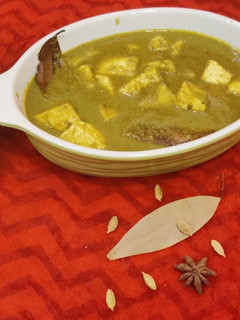 पालक पनीर (palak paneer recipe in Hindi) रेसिपी मुख्य फोटो