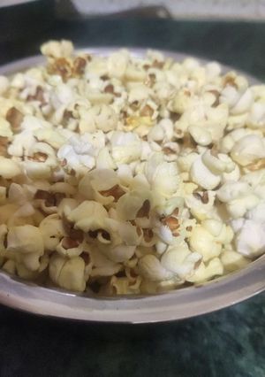 A picture of Easy homemade popcorn.