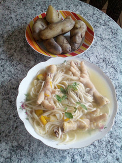 Una foto de Sopa de patitas