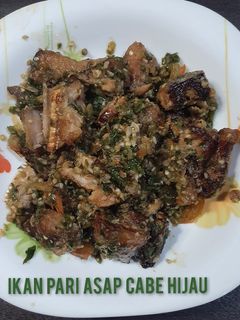 Foto resep Ikan Pari Asap Cabe Hijau