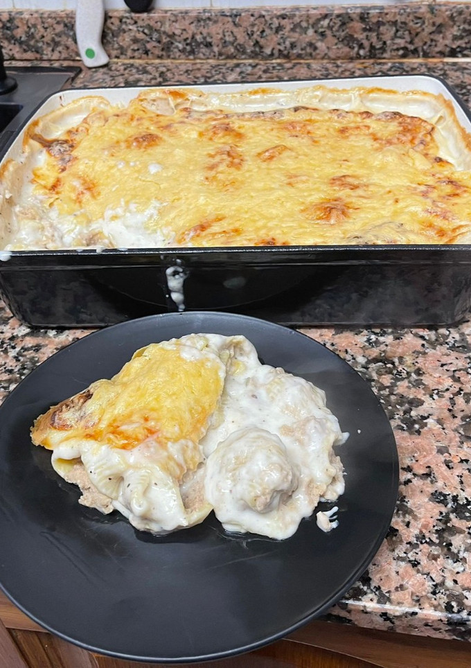 Una foto de Pasta rellena con bechamel